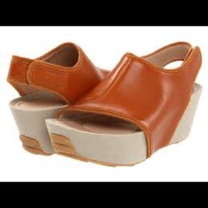 Tsubo leather wedge sandals Sz 8